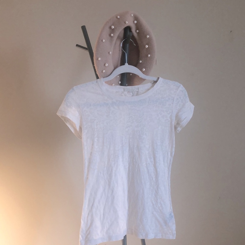 FOREVER 21 White T-Shirt